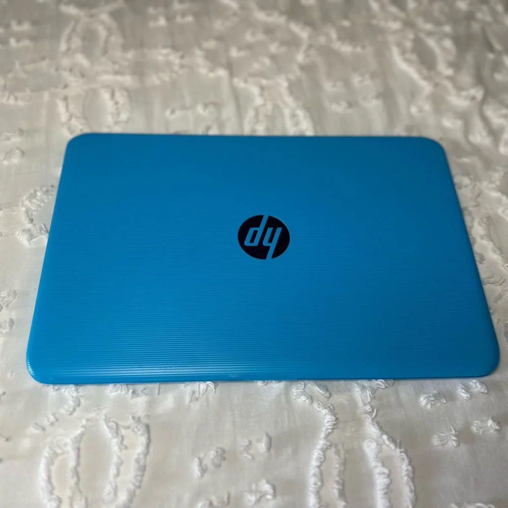 32GB- Sky Blue Stream HP intel Celeron laptop.
